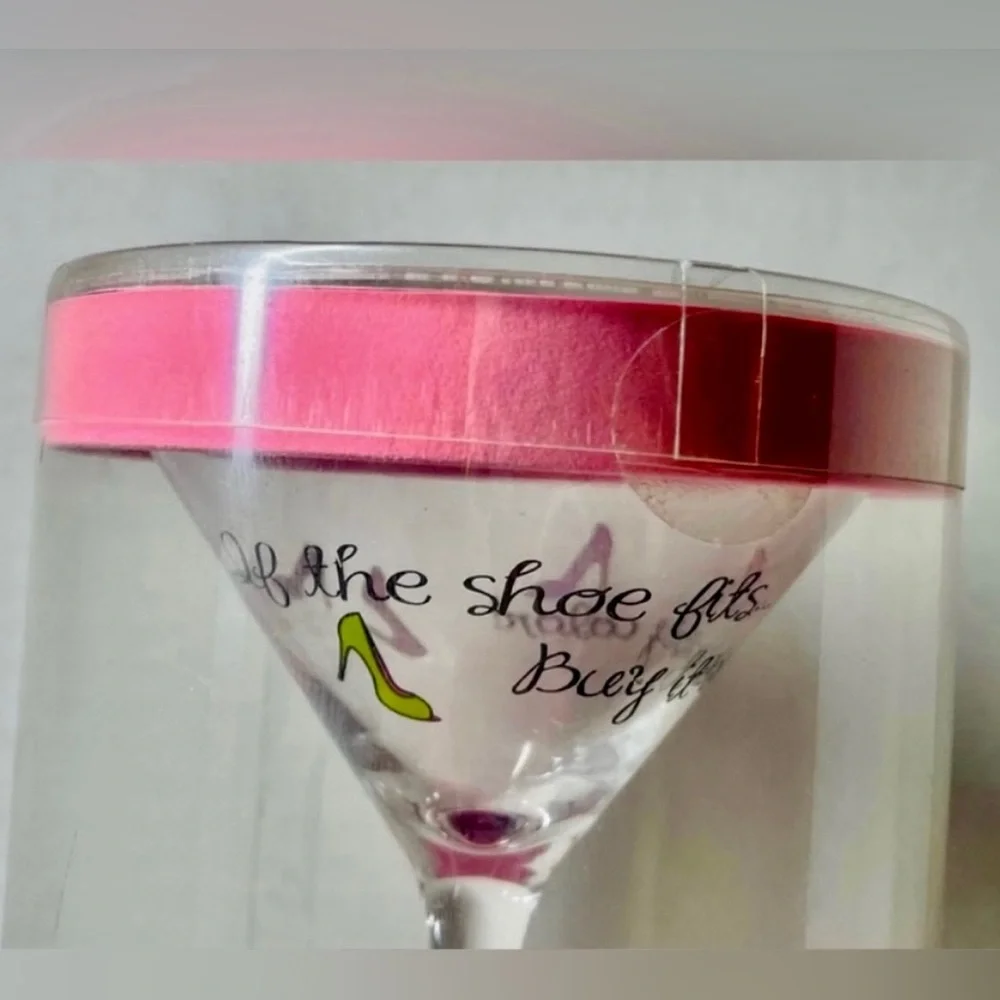 (BRAND NEW) MINX SHOE THEMED MARTINI GLASS W/FEATHERS AT THE BASE OF GLASS